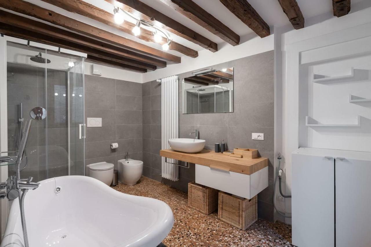 Ponte Raspi Canal View Appartement *